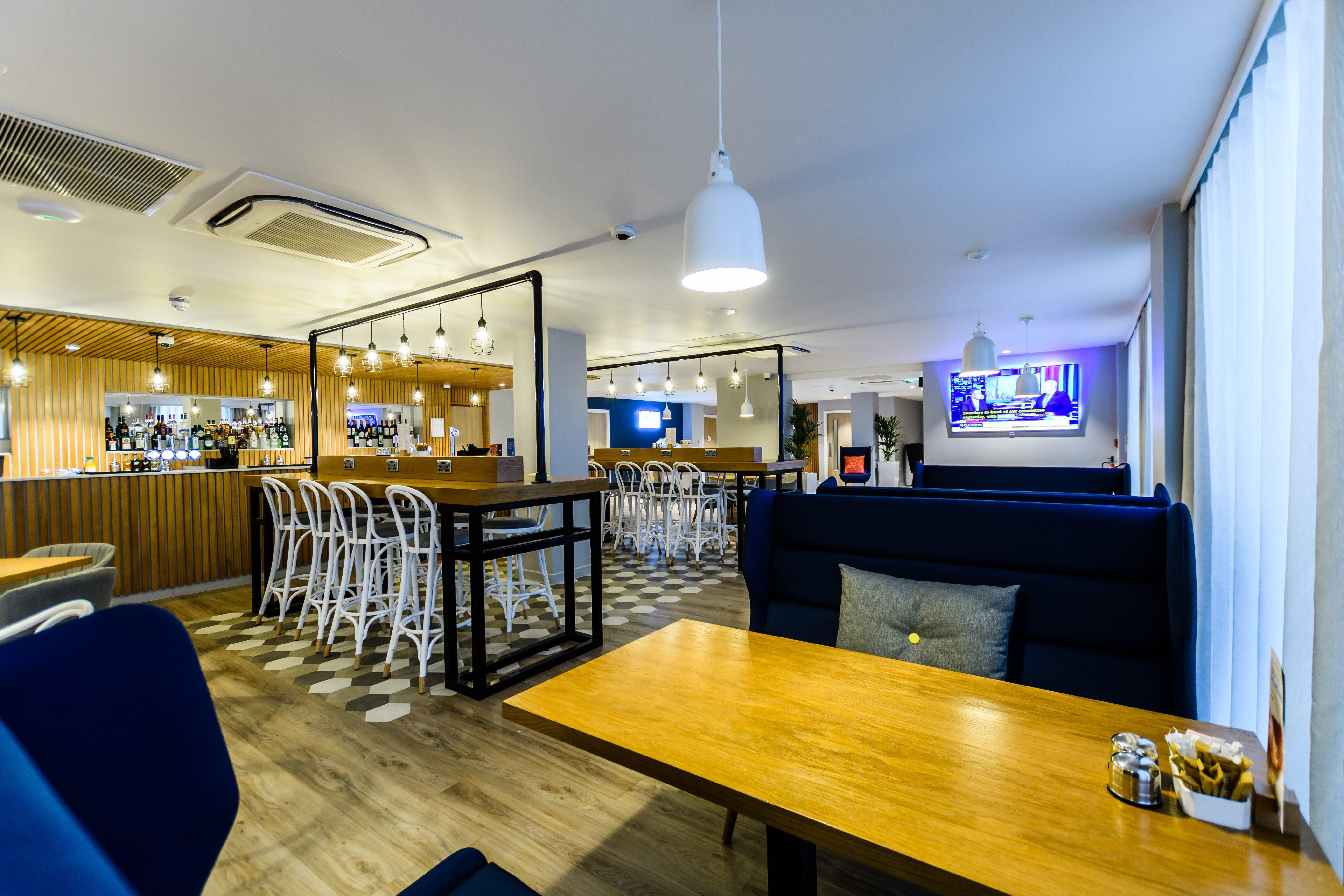 Holiday Inn Express - Wigan By Ihg Dış mekan fotoğraf