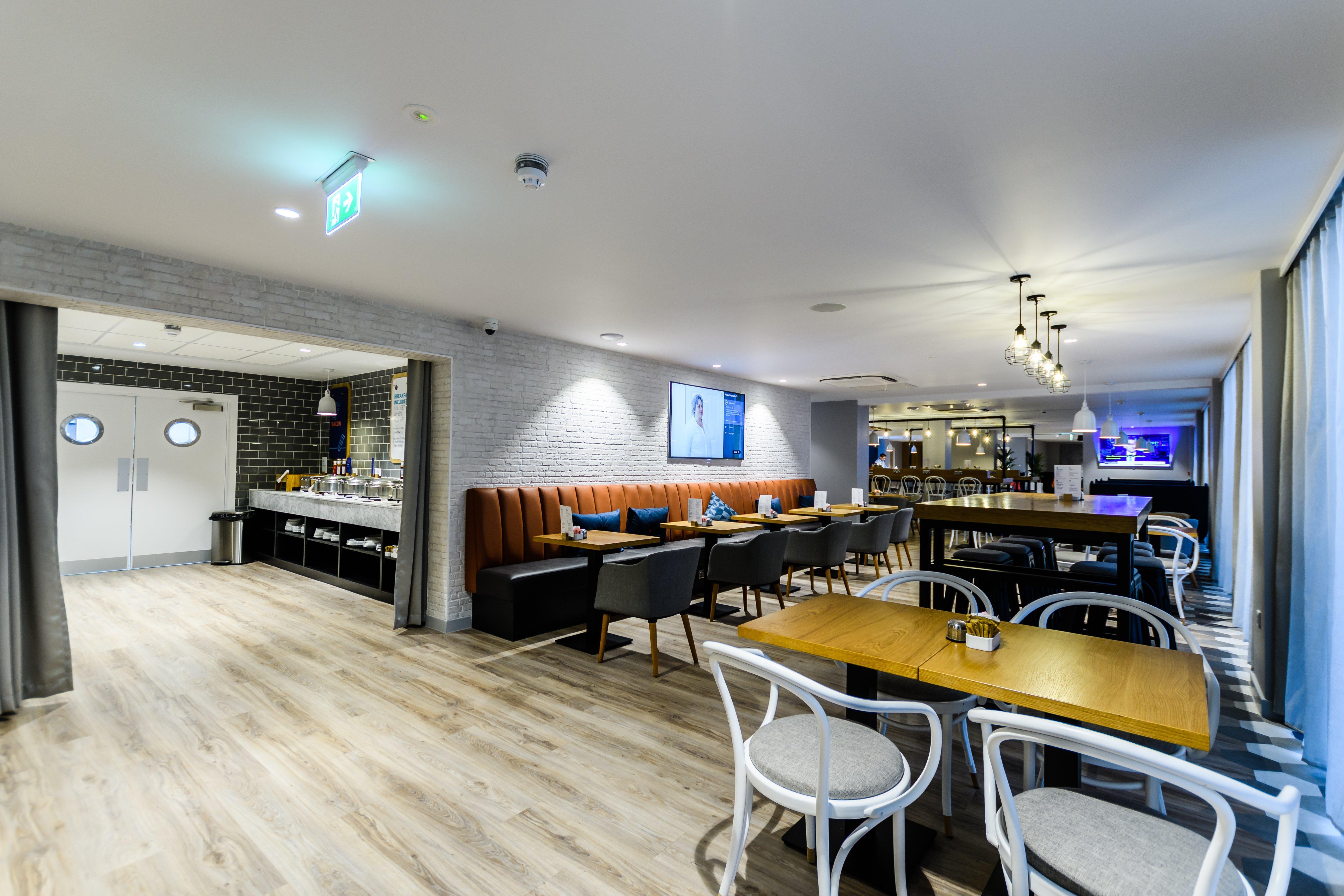 Holiday Inn Express - Wigan By Ihg Dış mekan fotoğraf