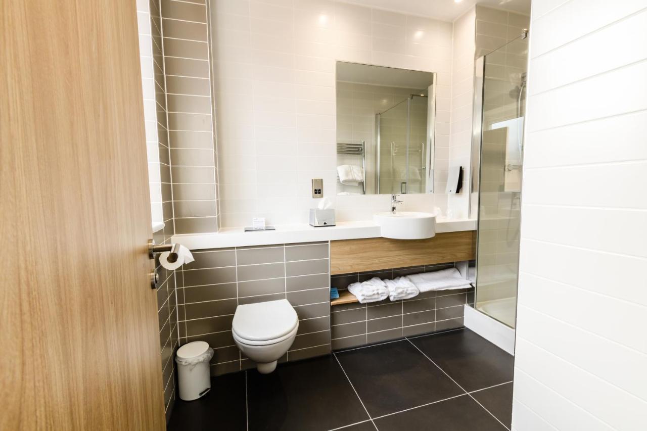 Holiday Inn Express - Wigan By Ihg Dış mekan fotoğraf